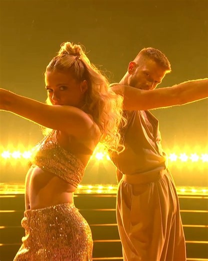 Dancing With The Stars #DWTS | Scott Hoying and pro Rylee Arnold perform a Jazz to “like JENNIE” by JENNIE. #TikTokNight #DWTS | Instagram