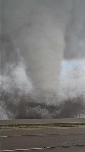 Radar presentation with ongoing close-range tornado