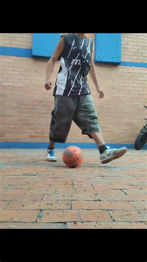 Santiago Rodríguez | Tutorial pase falso de kendry ⚽🪄#tutorial #parati #futbol #futsal #microfutbol | Instagram