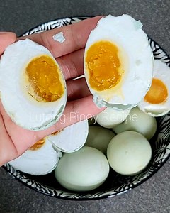 65K views · 406 reactions | Ganito lang ang proseso ng Maalat na Itlog! | Lutong Pinoy Recipe | Facebook