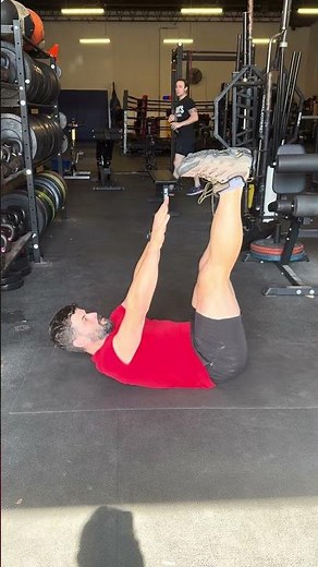 Toe Touch Ab Crunch #abworkout #strongabs #crunchvariations