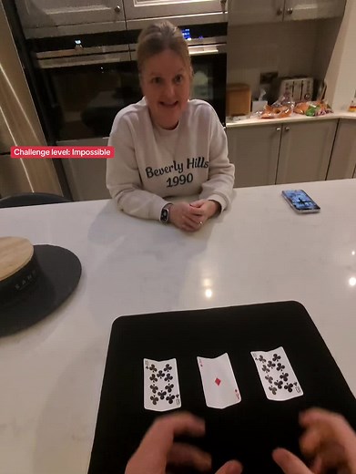 Master Card Magic Techniques with Darwin Ortiz