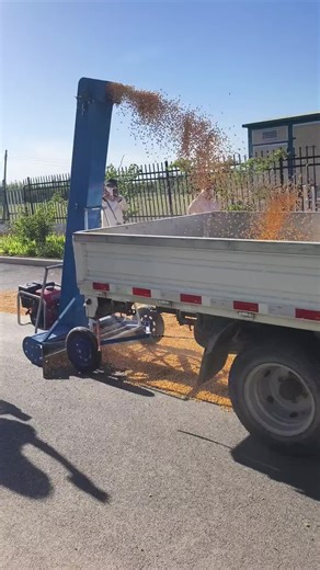 马路收粮机实现收粮零压力