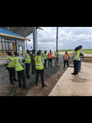 Assistant Director Eng. Peter Maruti from the Kenya National Highways Authority (KeNHA) Axle Load Control Department, accompanied by Busia – Rongo – Awendo Cluster Operations Manager Maurice Ademba, received a delegation from the Kenya Roads Board (KRB) and Frinconsult during an interim audit visit to the Rongo and Awendo Weighbridges. The team conducted site visits to familiarize themselves with weighbridge operations and assess how well the facilities are equipped and prepared to carry out the