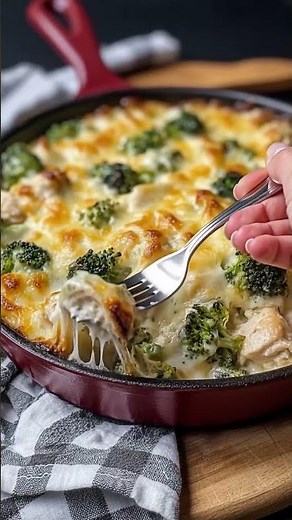 Low-Calorie Keto Chicken Alfredo Broccoli BakeCreamy, cheesy #ketomeals #ketodietapp #ketoeats