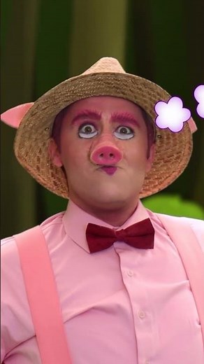The Big Bad Wolf Is Coming! 😱 Three Little Pigs in Danger! | Stories for Children in Italian