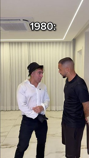 Evolução da roupa do Michael Jackson 😂