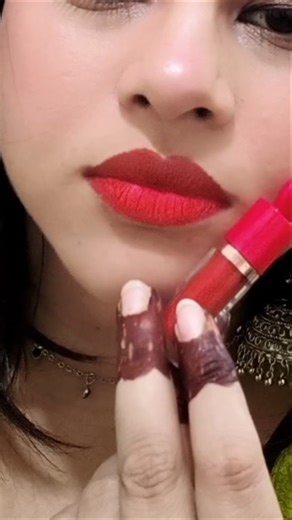 Cherry red lips, unstoppable vibes 🍒💋