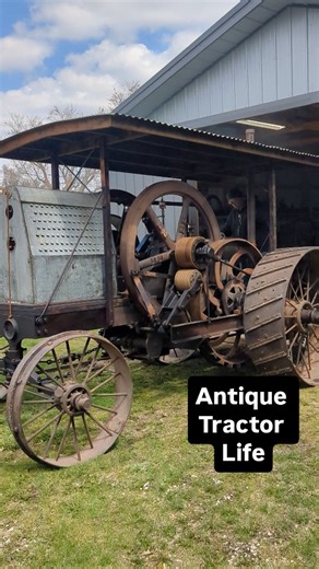 International Harvester 20 horsepower friction drive, tractor Antique tractor life. It's not just a hobby, it's a lifestyle. #Tractor #antiquetractorlife #diesel #farming #farmlife | Antique Tractor Life