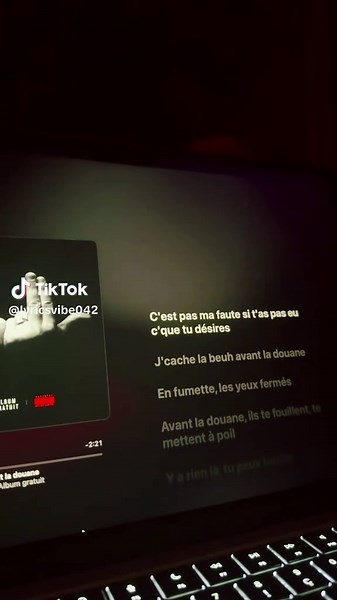 Jul -Avant la Douane👽👽#tik_tok #fyp #jul #applemusic