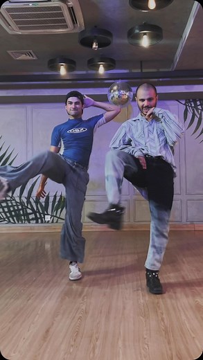 Ahsan Raza 🇵🇰 on Instagram: "Outrageous 🥵🔥 Dance Choreography by @tay_moor 🤍 Aaaah! I felt so good in this class! I was being me to 100 percent. I wanna experience this again and again!!! More sexy choreos plzzzzzz! #BritneySpears #Outrageous #Dance #AhsanRaza Was this choreo smexy???"