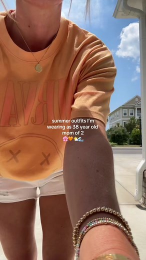 a little color, a lot of comfort 🧡 #summerfits #momfit #easyoutfits #casualstyle