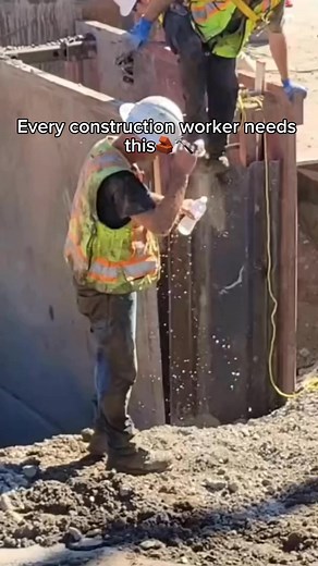2.1M views · 8K reactions | Every construction worker needs this 隣 #construction #constructionworker #bluecollar #trucker #truckerslife #roofer #roofers #electrician #trades #explore | Trubo Track | Facebook