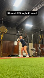 Lord have mercy she makes it look too easy! @presli.lynne working with my man. Cory Aldridge! Keep up the good work! Fun to watch! #softball #softballseason #easypop #hittingvideos | hitting_done_right_hdr
