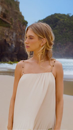 Lez a Lez | 18 anos Lez Lez | Hoje é dia de celebrar toda a nossa essência Urban Beach com a leveza da praia e a modernidade da cidade. Que venham... | Instagram