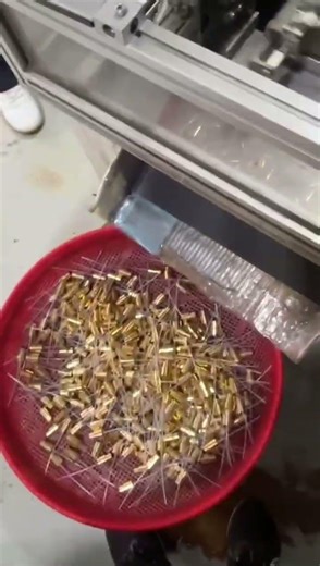 Dual track dip tube fitting machine-it stops when the tube is not inserted