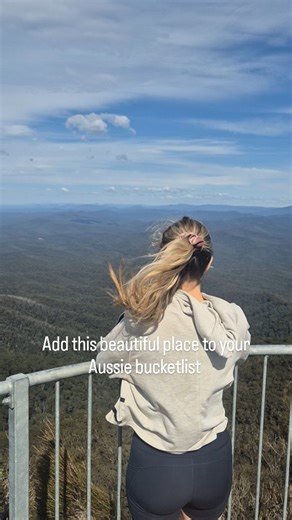 Add this beautiful place to your Aussie bucketlist 📍Pigeon House Mountain This epic hike is located about 30 minutes from Ulladulla along the Sydney coast line 🏝️🏖️ Once up the top you will be rewarded with epic views from the summit 🏝️❄️ | The Caravan of Courage