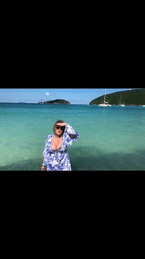 Stirage Auction Tip #18 Casey giving advice in Paradise oh boy we need a vacation #storagewars #islands #makingmoney | Rene & Casey Nezhoda Storage Wars Fan Club
