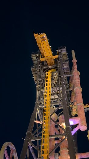 Iron Rattler at Night Is incredible The lights and views can’t be beat #themepark #tallest #tallestintheworld #Attractions #SixFlagsQiddiya #SixFlags #coasters #CoasterEnthusiast #rollercoaster #ironrattler #saudiarabia | Theme Park Motivation Richard Albertson
