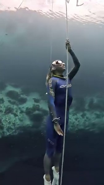 Ascending from the depths, empowered by the ocean's embrace. 🌊💪 @apneasupplies @blackfinfreediving #freedivingjourney #scubadotcom #oceanmyway #underwaterworld | Scuba.com