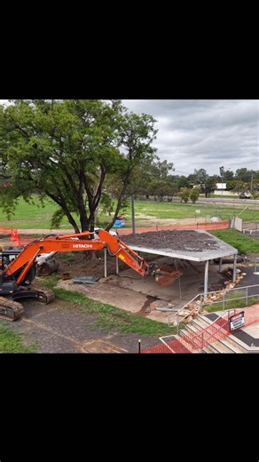 Rip, tear, bust - but make it *controlled*. Turner Demolition & Asbestos and their team getting through the early works with ease, on our latest project for Central Highlands Regional Council #shesnoordinaryshow | HWC Building Contractors