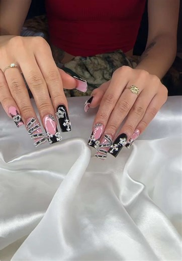 Beginner Nail Art Techniques for Black Nails