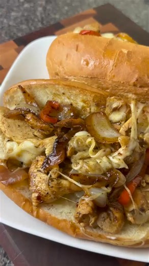 Chicken Philly Cheesesteak: Quick & Easy Dinner Recipe