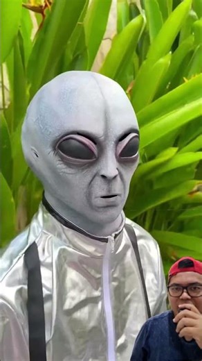 Alien sends message to bestie why T rex comes #shorts