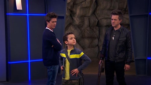 The Intruder - Lab Rats: Elite Force (Series 1, Episode 9) - Apple TV (KN)