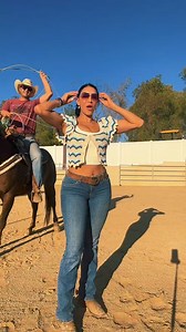 Roping went wrong. is it just me or do you guys ever feel like your bloopers are funnier than the actual video. #horsetok #roping #ranchlife #equestrianlife #equinelife | Vanessa