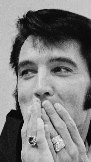 Elvis Presley est mort il y a 45 ans aujourd'hui. Voici l'histoire de celui que l'on appelait le King. | Brut