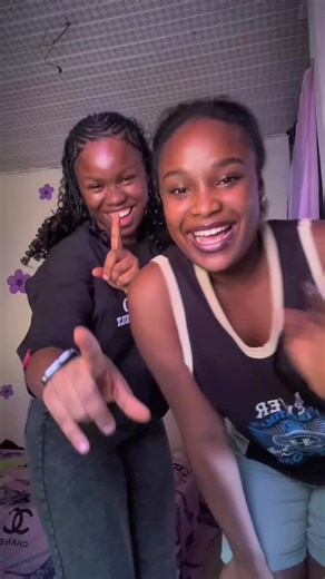 OMO!😩 some of these aboki bike men should do better😭 they really need to do better cause what the heckkkk!😭 this body odour of a thing can be so frustrating! OMO! God abeg ooo! Wo! @Soma🦋❤ thanks for having me oo just see what i’ve been missing😭 i’m so going to change my ways! We go again after exams😂🤲 Make una try de visit una friends oo!😂 #Vlog #adayinmylife #comewithme #schoollife #schoolvlog