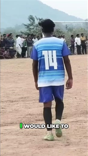 Live Soccer Commentary: Player 14 Makes a Move! #shorts