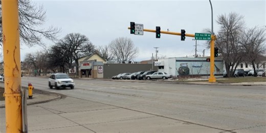 5th/6th Ave NW, N Broadway traffic light in Minot to go dark
