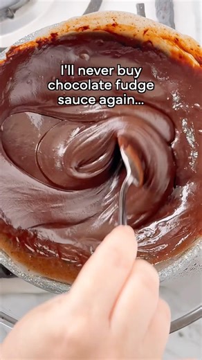 Homemade Chocolate Fudge Sauce 🍫 4 ingredients and 4 minutes!