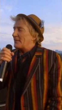 Rod Stewart sings his classic song Love Is in 2015 pt3