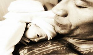 Dwayne Johnson debuts first pic of baby daughter