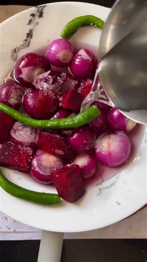 Amit Choudhary on Instagram: "Homemade Sirka Pyaz Recipe | Easy Pickled Onions Indian Style Caption/Description: Make restaurant-style sirka pyaz (pickled onions) easily at home! This spicy-tangy onion pickle is the perfect side dish with your favorite Indian meals. Try this quick recipe and add an extra punch of flavor to every bite. 🍽 Ingredients: • Small onions (baby onions) – 15-20 • White vinegar – 1/2 cup • Water – 1/2 cup • Salt – 1 tsp • Sugar – 1 tsp (optional) • Black peppercorns – 1/