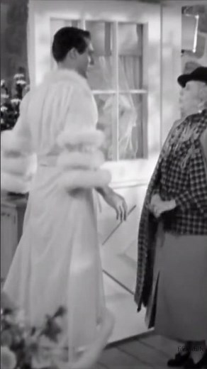 Cary Grant and May Robson in ‘Bringing Up Baby’ (1938)👗#oldhollywood