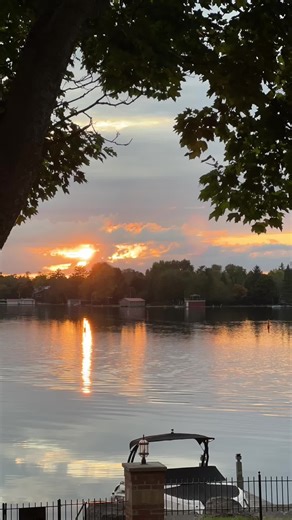 Elizabeth MacColl (@beachsunrises)’s videos with Finding a Place - David O’Dowda