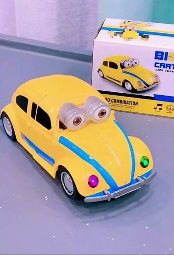 Amazing transforming minion car playmaster toy