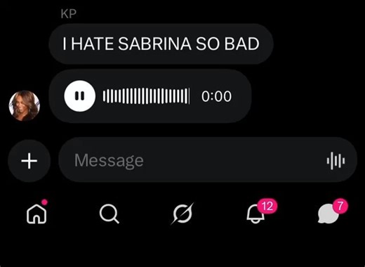 Dumberones and lizards on their gcs are pretty much like this talking about Jennie everyday.