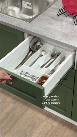 Ninguém te avisa o quanto uma cozinha planejada muda a rotina da casa! 🤍✨ #madesamoveis #organizacao