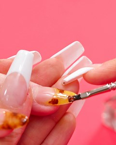 451K views · 847 reactions | Tortoise Shell nails seem hard, but Lizzo's nail artist makes them look so easy ❤️ | Beauty Studio | Facebook