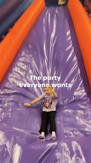 The ultimate inflatable challenge 🥊 🔥 Battle, smash and conquer your way through Havant's AirXtreme. Book now. Sign your waiver. https://horizonlc.com/play/airxtreme-inflatable-obstacle-course/ | Horizon Leisure Trust