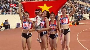 480K views · 10K reactions | Nguyễn Thị Huyền được con gái hôn sau khi giành HCV | Ủa Gì Zợ | Facebook