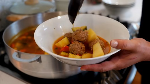 How to make Mexican meatball soup