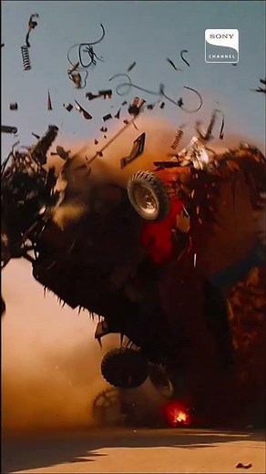 PARTE 1: Tres luchas sobre ruedas en el desierto | Mad Max: Furia en el Camino | Sony Channel