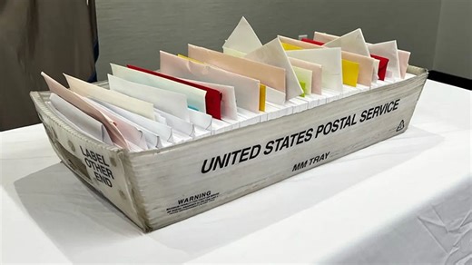 Mail carrier pleads guilty to stealing mail in Perry