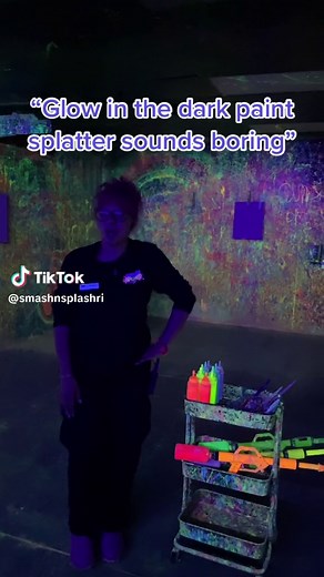 Creatr your own art at Smash N Splash!! #smashnsplash #warwickri #ri #familyfun #fyp #splashroom #westwarwick #paintsplatter #splash #funactivities #datenight #dateideas #rhodeisland #thingstodo